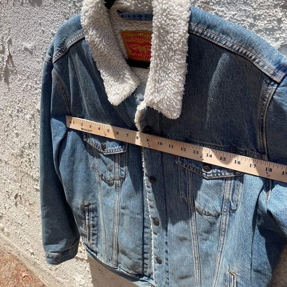 Levi's Sherpa Lined Denim Trucker Jacket Men's Large Blue Jean Jacket - Picture 7 of 8